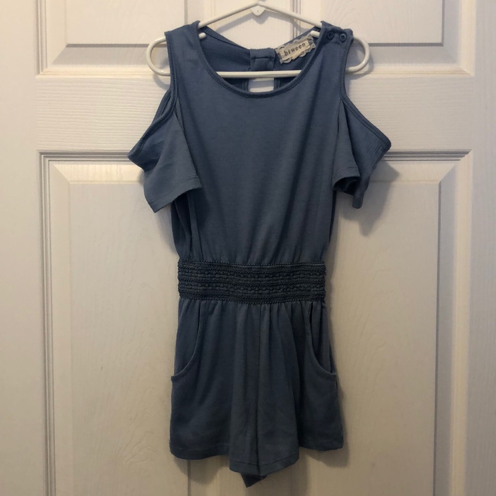 Girl’s romper, cold-shoulder, size 7